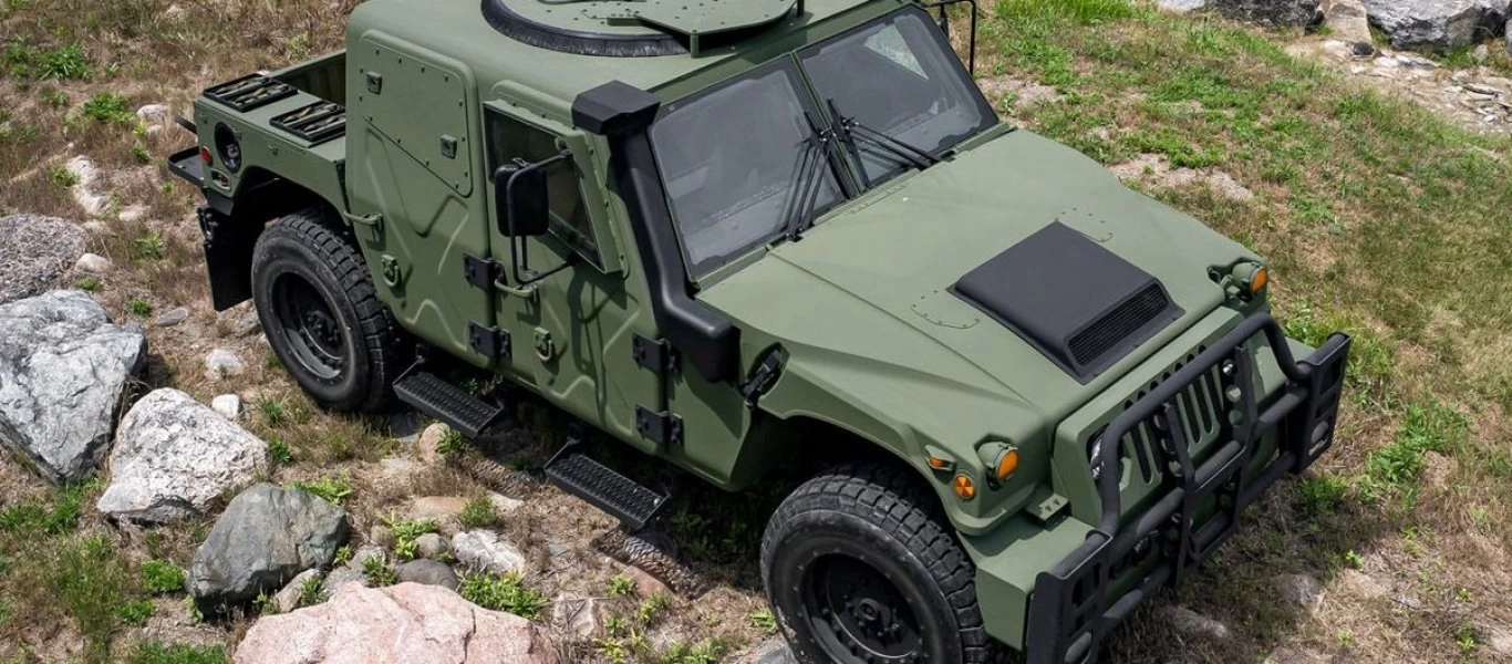 Η AM General αποκάλυψε το Humvee με «στεροειδή» (βίντεο)